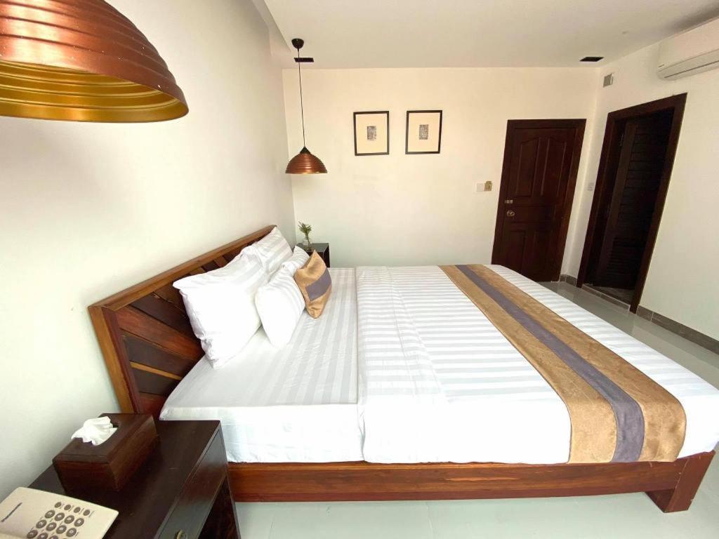 Reasmey Cheanich Hotel Kampong Cham Exterior photo