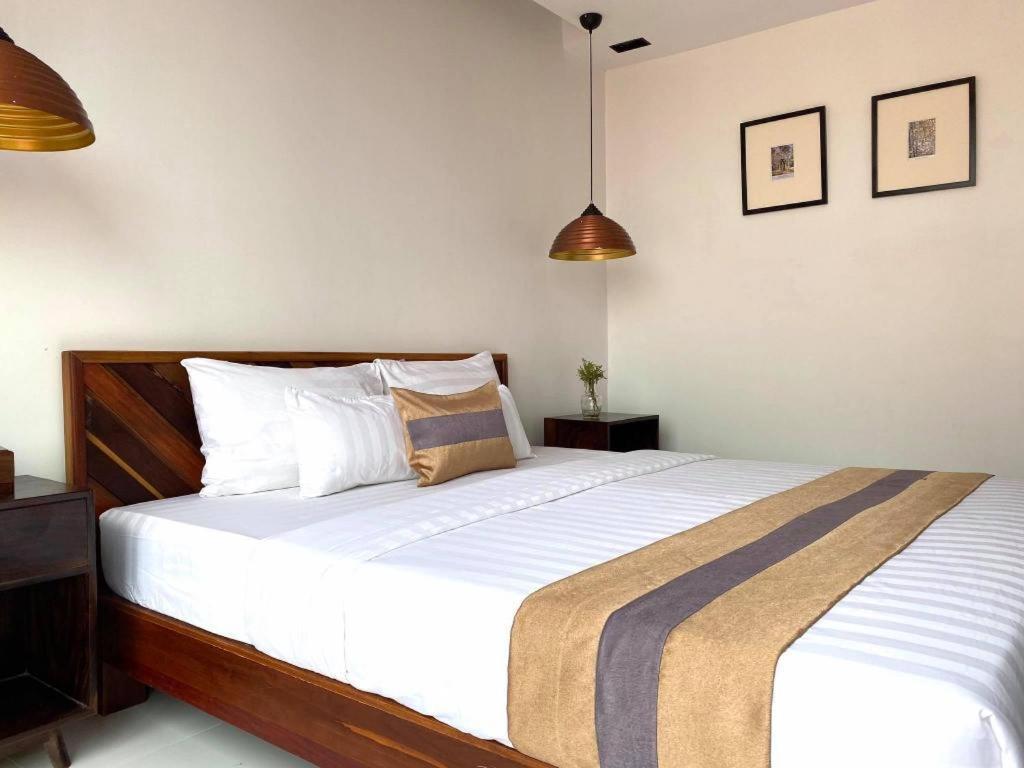 Reasmey Cheanich Hotel Kampong Cham Exterior photo