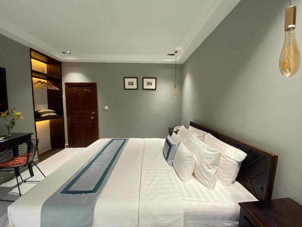 Reasmey Cheanich Hotel Kampong Cham Exterior photo