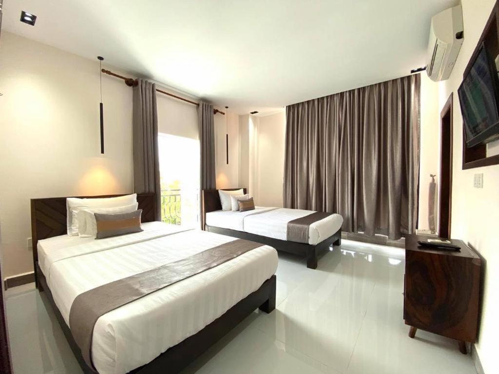 Reasmey Cheanich Hotel Kampong Cham Exterior photo