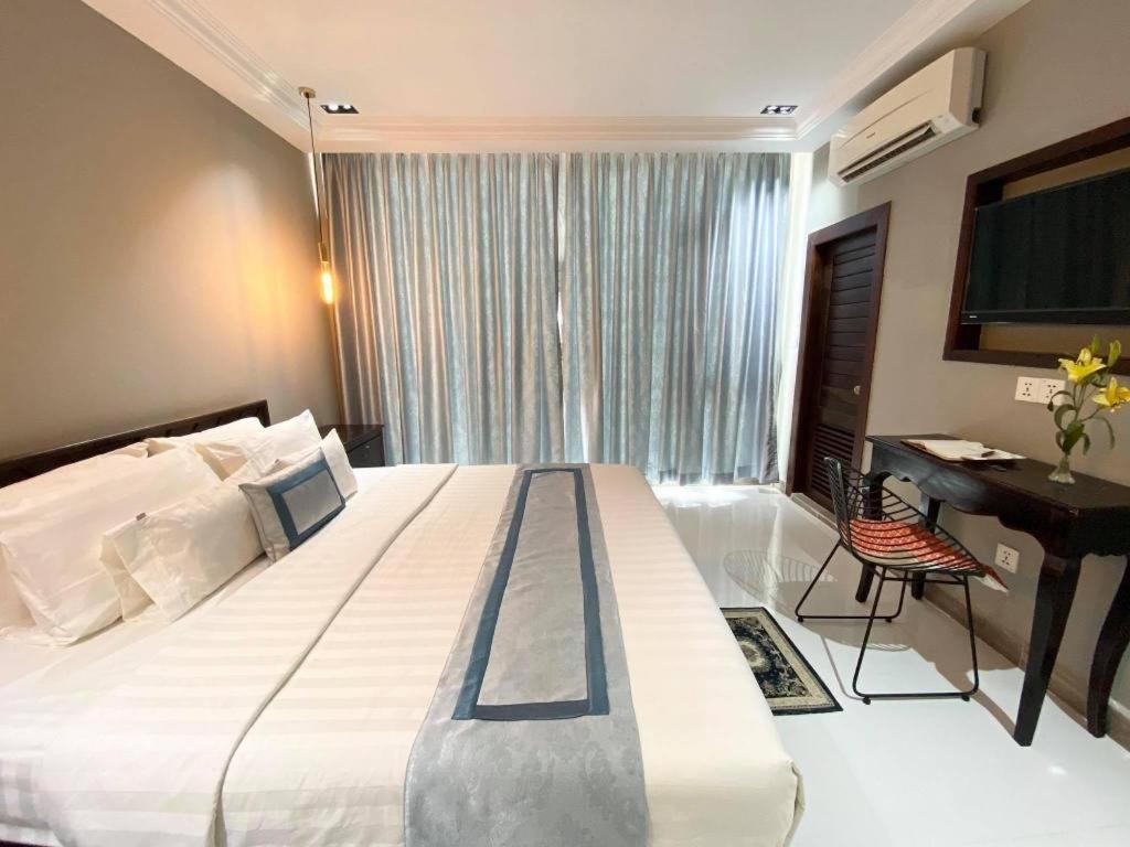 Reasmey Cheanich Hotel Kampong Cham Exterior photo