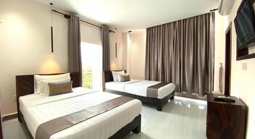 Reasmey Cheanich Hotel Kampong Cham Exterior photo