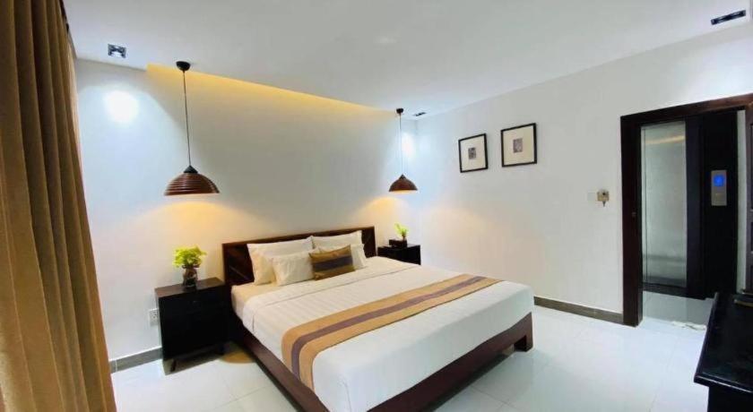 Reasmey Cheanich Hotel Kampong Cham Exterior photo