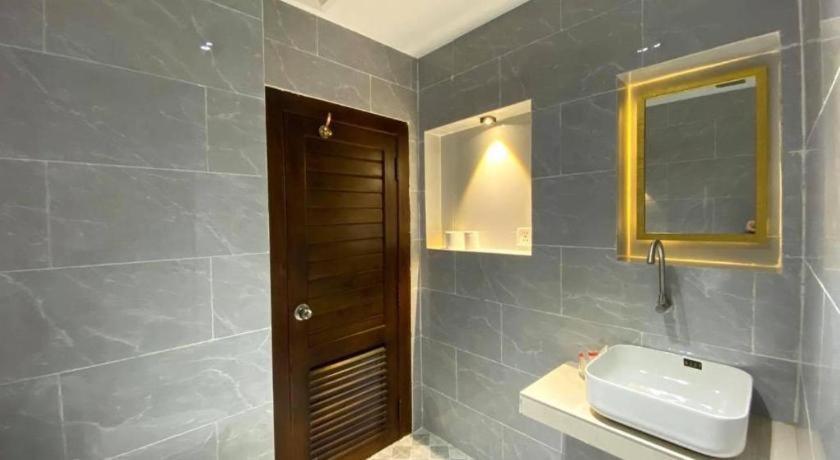Reasmey Cheanich Hotel Kampong Cham Exterior photo