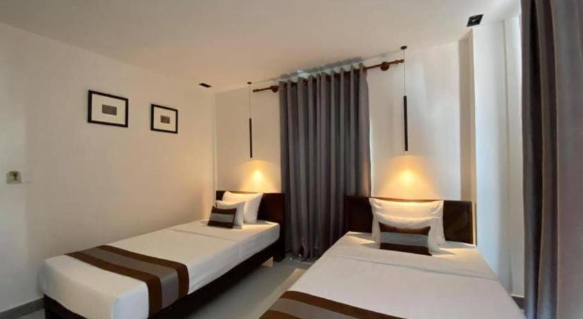 Reasmey Cheanich Hotel Kampong Cham Exterior photo