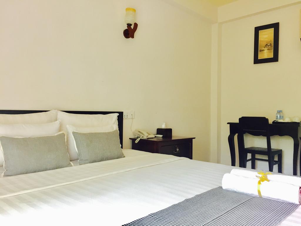 Reasmey Cheanich Hotel Kampong Cham Exterior photo